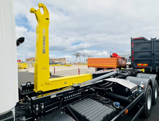SHACMAN SX32586V384 с крюковым погрузчиком ВК Т20-6000